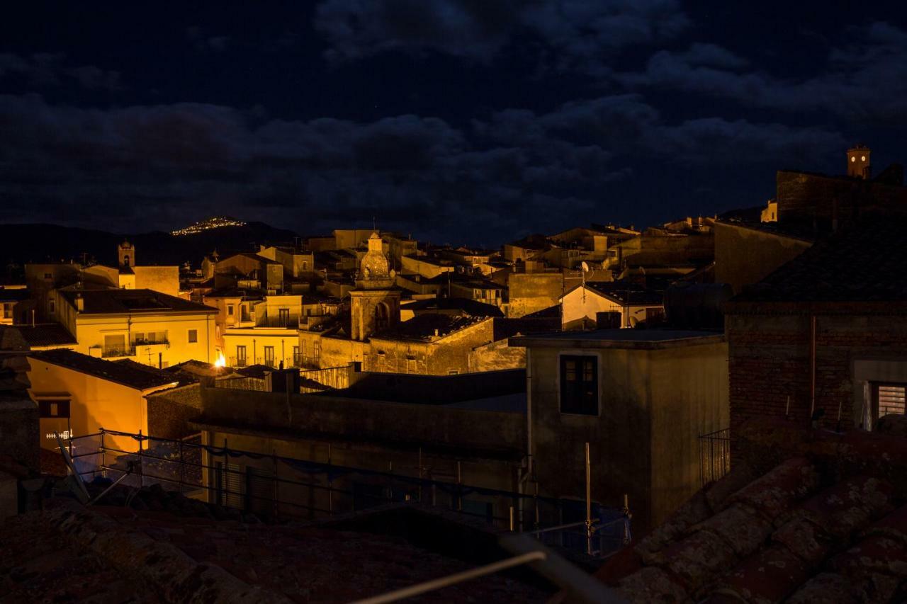 Case Spazioscena - Tersicore Castelbuono  Bagian luar foto