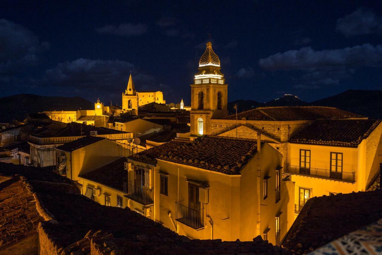 Case Spazioscena - Tersicore Castelbuono  Bagian luar foto